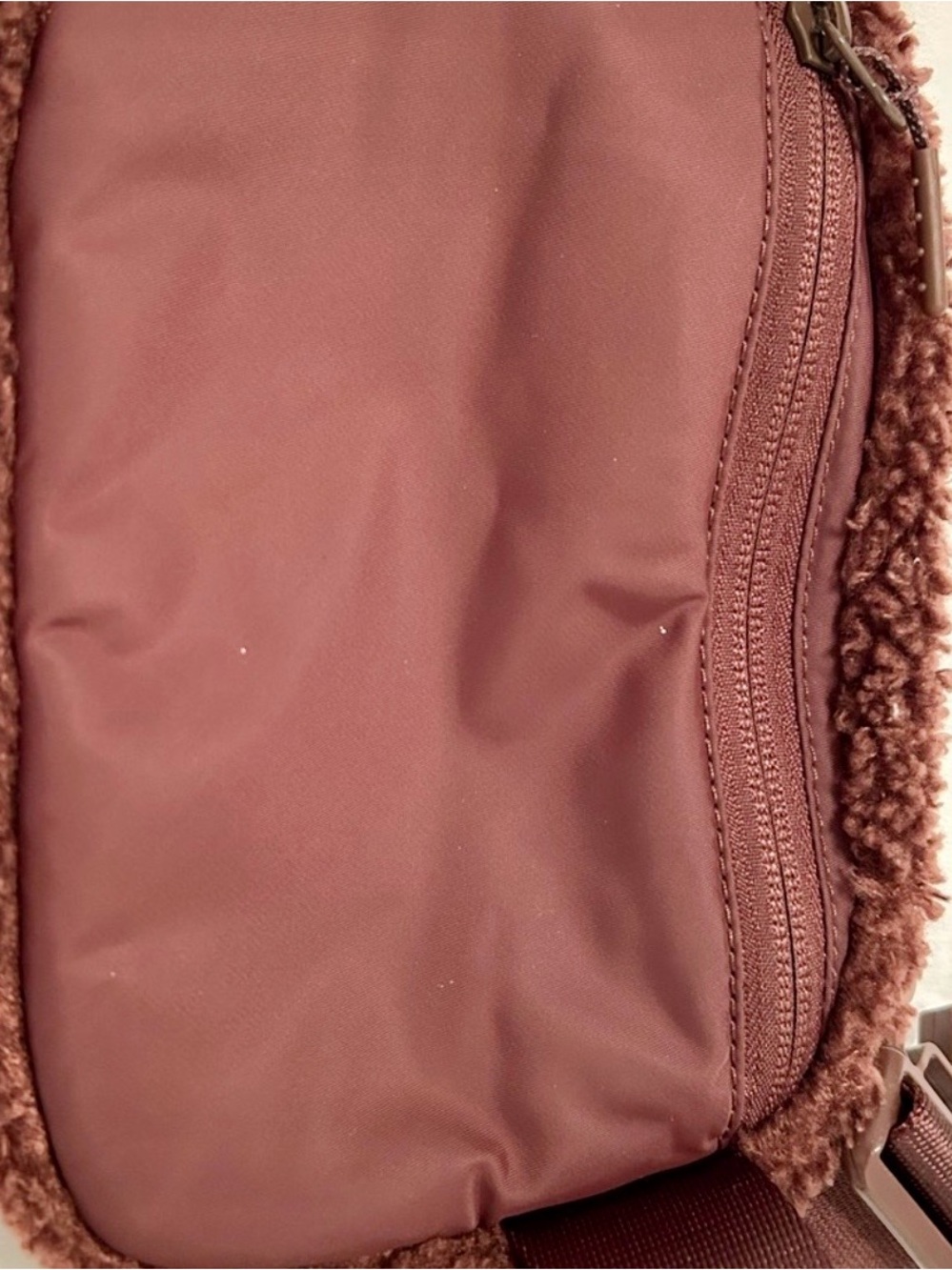 Lululemon Everywhere Belt Bag 1L Brown Sherpa Fleece Gold - Picture 5 of 6